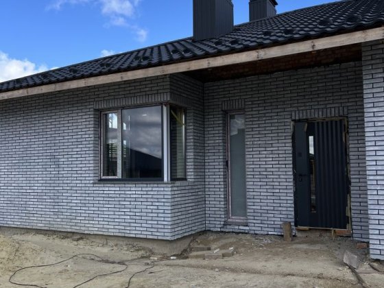 Продаж будинку, біля міста Рівне