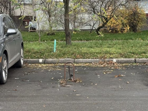 Оренда. Паркомісце с замком м. Мінська Київ