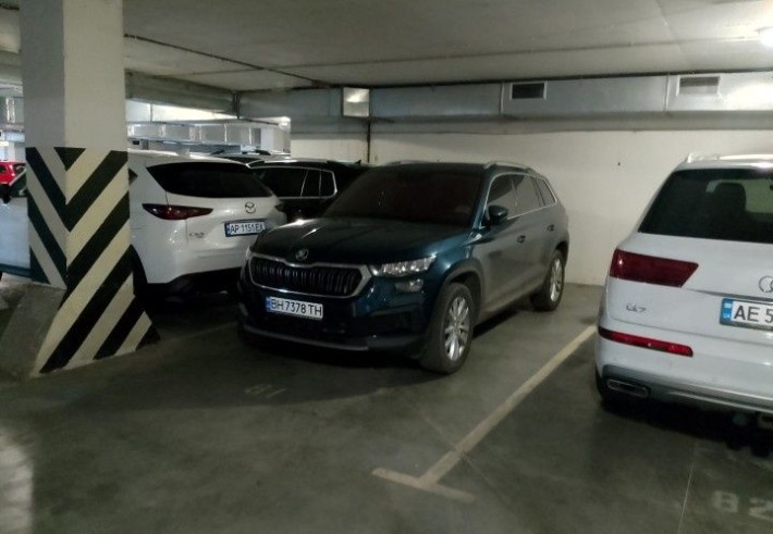 Место в паркинге 3500гр., 3300 - фото 1