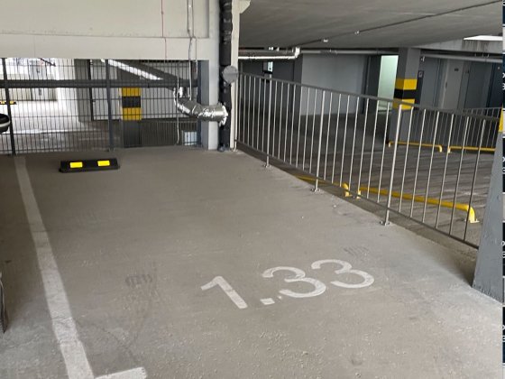 Паркінг Ліпінка, Варшавський, Крістер/вул. Данченка 1а Киев