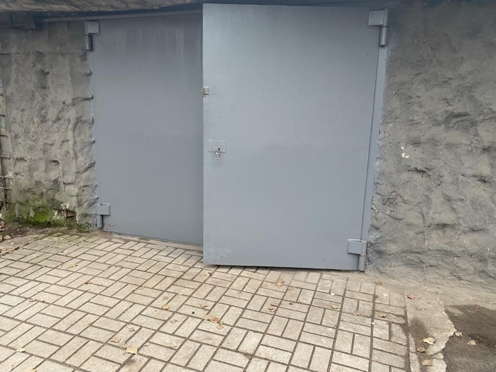 Сдам гараж на  Титова ГК Спутник - фото 1