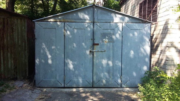 Сдам металлический гараж, Центр, ул. Жуковского/Паторжинского 6 - фото 1