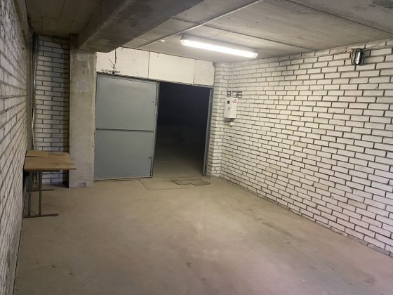 Оренда цегляного Гаража в багатоповерховому кооперативі Львов