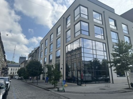 Оренда паркомісця центр Львова, ТЦ Форум, Оперний театр, Чорновола Львов