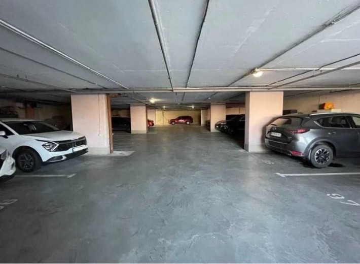 Оренда паркомісця на Драгоманова 1Н - фото 1