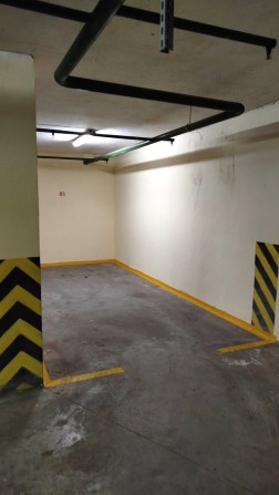 Сдам паркоместо в подземном паркинге. Позняки. Зарядка электромобилей - фото 1