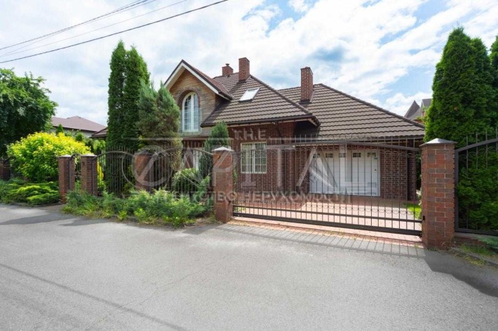 Будинок для тих, хто хоче жити не “десь за містом”, а поруч із метро - фото 1