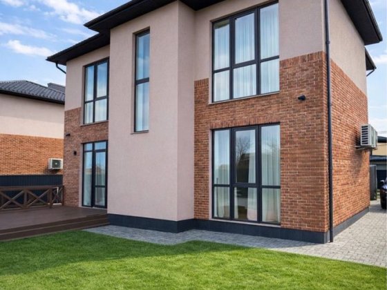 Продаж сучасного будинку Чернівці