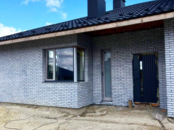 Будинок Американка з внутрішніми роботами Ровно