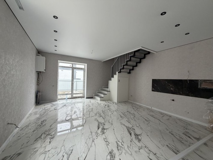 Кутовий таунхаус,ТОП ЦІНА! З ремонтом від забудовника! Поруч все! - фото 1