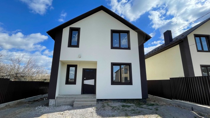 Продам будинок чистовий 3 спальні АГВ у місті - фото 1