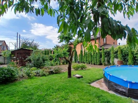 Просторий житловий будинок з ділянкою 7 соток на П"ятничанах Вінниця