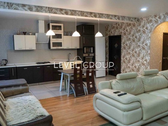 Продаж окремого будинку на Осокорках, 104 кв.м, 5км до метро Славутич