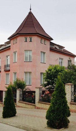 Продаж будинку у престижному районі Чернівців - фото 1