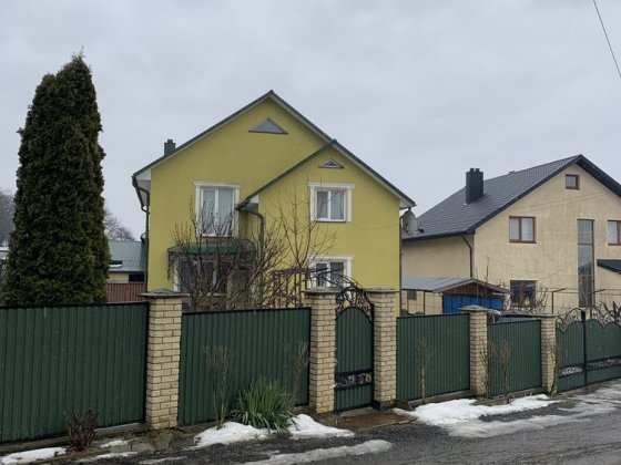 Підкресли свій статус - купи будинок в місті! Чернівці