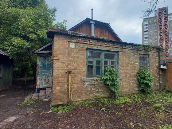 м. Академмістечко 5 хв. пішки, продаж півбудинку  40м з землею 5 соток