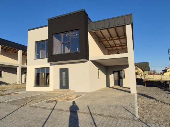 Будинок від власника котедж особняк на стадії забудови Чернівці