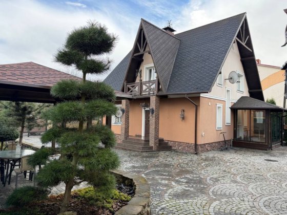 Будинок 10 хв біля району ЖК «На Щасливому», ТЦ «Happy Mall». Рівне