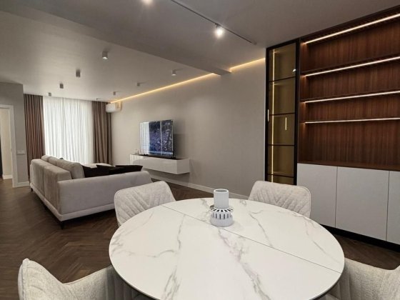 Таунхаус з дизайнерським ремонтом і меблями Чернівці