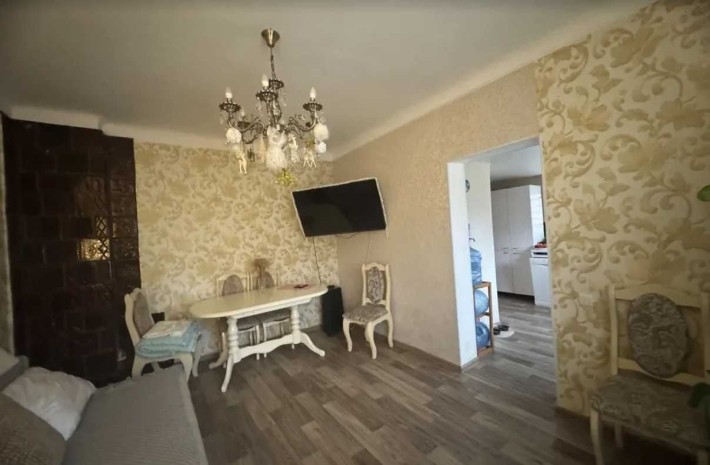 продаж будинок центр міста (5 зупинок)  ремонт агв сонячні панелі - фото 1