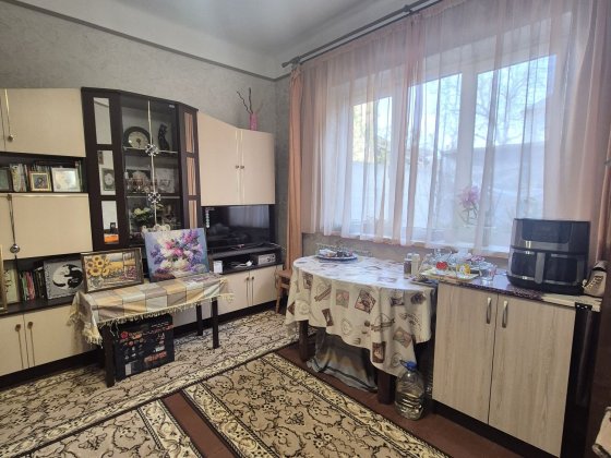 Без%Продам цегляний будинок на Виноградарі!пр-т Свободи! Київ