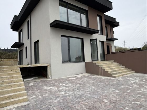 Продаж таунхаусу Бам | Без ремонту | Чорновий | Центральні комунікації Ужгород