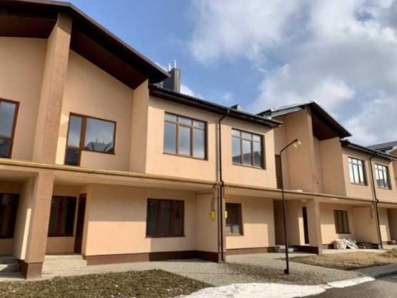 Продам котедж - загальна площа 100кв.м +40 кв.м.мансарда в подарунок! Ровно