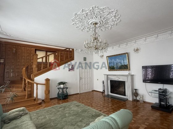 Продажа дома в престижном районе города (район ТЦ «Неоплаза»)