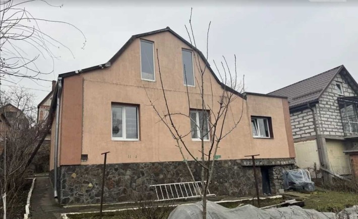 Продаж будинку у центрі міста з ремонтом та сонячними панелями - фото 1