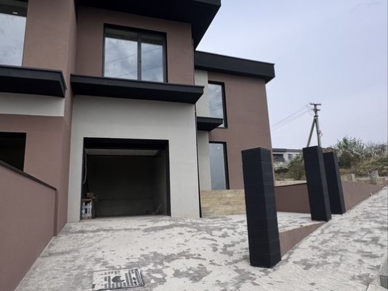 Продається чорновий Таунхаус. Бам. Близько Ужгород