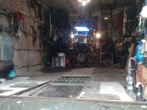 Гараж, бокс  на день з ямою. 700гр