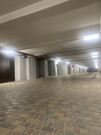 Оренда паркомісця ЖК «Львівський маєток», 2-й квадрат (10-поверхові будинки) - фото 1