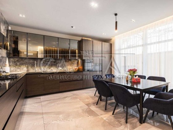 Уникальное предложение Новый дом с видовой террасой на Печерске