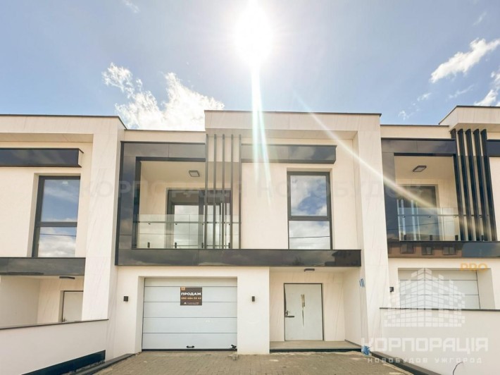 Панорамний вид на все місто та захід сонця - фото 1