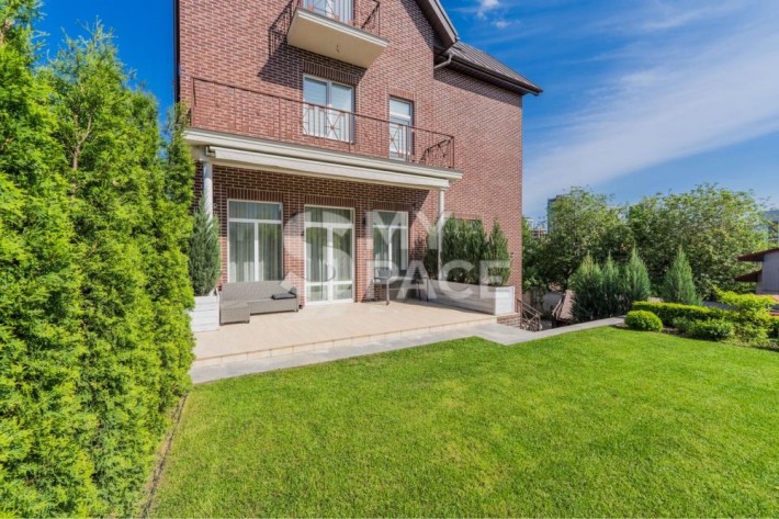 Продам стильний будинок в центрі Києва з сауною - фото 1