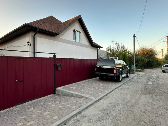 Продам 2-х этажный дом с ремонтом район ул. Киевской Днепр