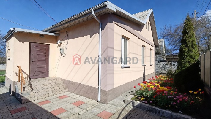Будинок 70 м2 з ремонтом, Мирний (12 квартал), поруч АТБ - фото 1