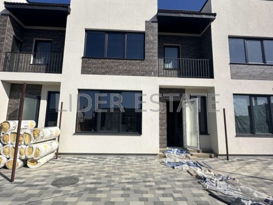 Продам танхаус в ужгороді , район садовий Ужгород