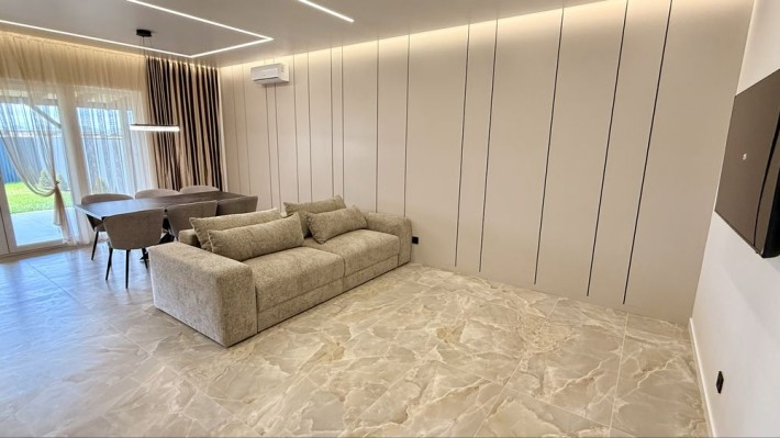 Продаж нового таунхауса з сучасним ремонтом  в КМ New Village - фото 1