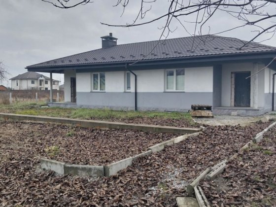 Продається затишний будинок у районі Мар’янівка!

Площа будинку — 8 Житомир