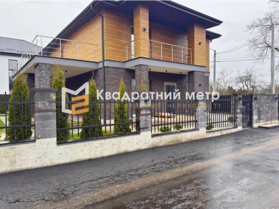 Продаж будинків у котеджному містечку в м. Київ, поруч з лісом