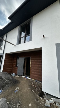 Таунхаус з гаражем та центральними комунікаціями - фото 1