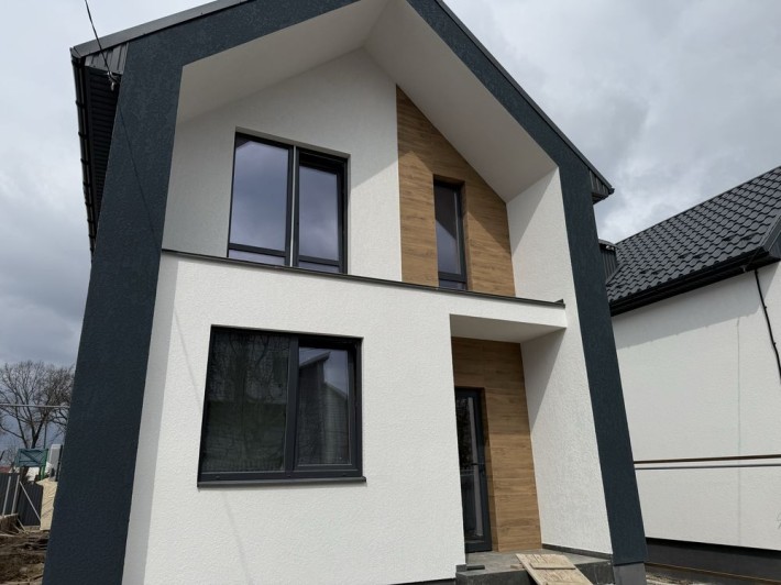 Продаж будинку!! Усі центральні комунікації .Газ. Світло. Центральна вада та каналізація - фото 1