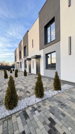 Продаж 2 поверхового таунхауса з ділянкою на 2 сотки, 92 кв. м, 3 кімнати - фото 1