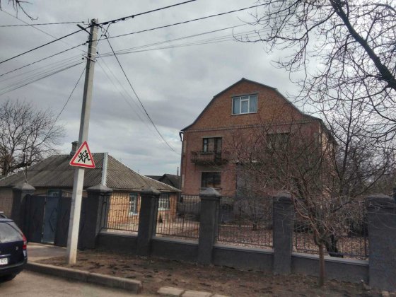 Терміновий продаж: домоволодіння на 3 сім’ї | 2 будинки + підвал під бізнес Кропивницкий