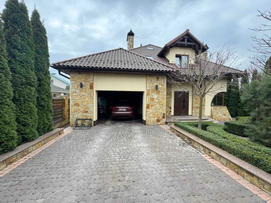 Продаж будинку 262 кв. м, ділянка 7 соток, м. Вінниця, Старе місто Винница