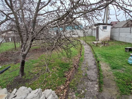 Продам 1/2 будинку