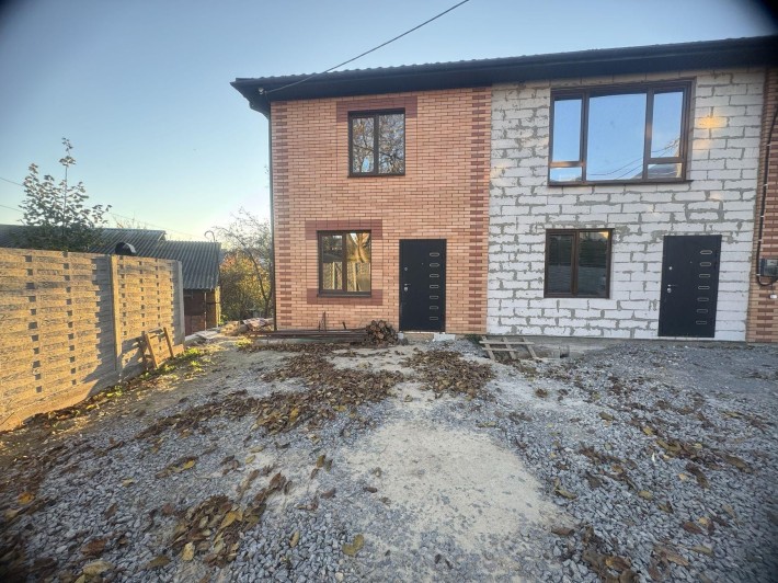 Продається 2-поверховий таунхаус на Бучмах - фото 1