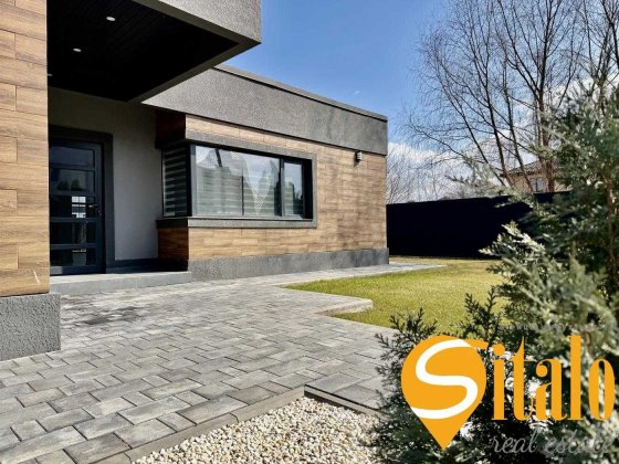 Одноповерховий будинок з ремонтом і великою ділянкою, Осокорки