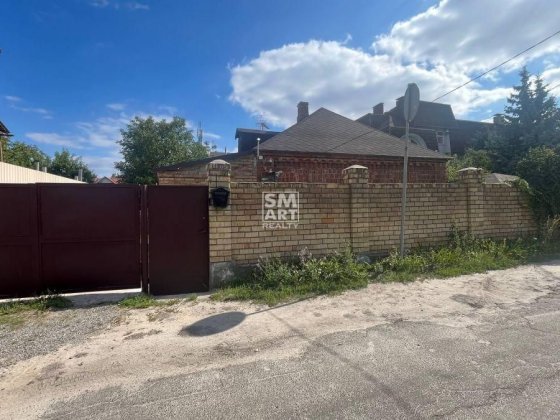 Ділянка з будинком в Шевченківському р-ні,вул.Академіка Івахненка(Чапл